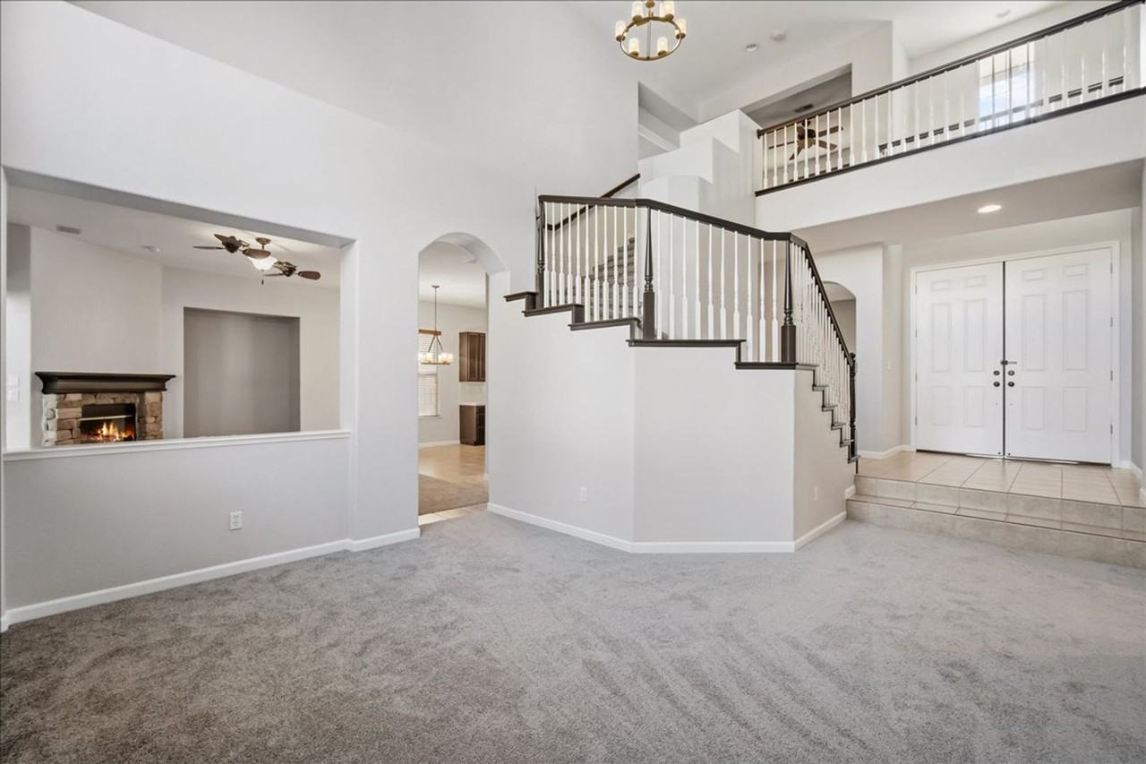 121 Connor Cir - Photo 4 of 30