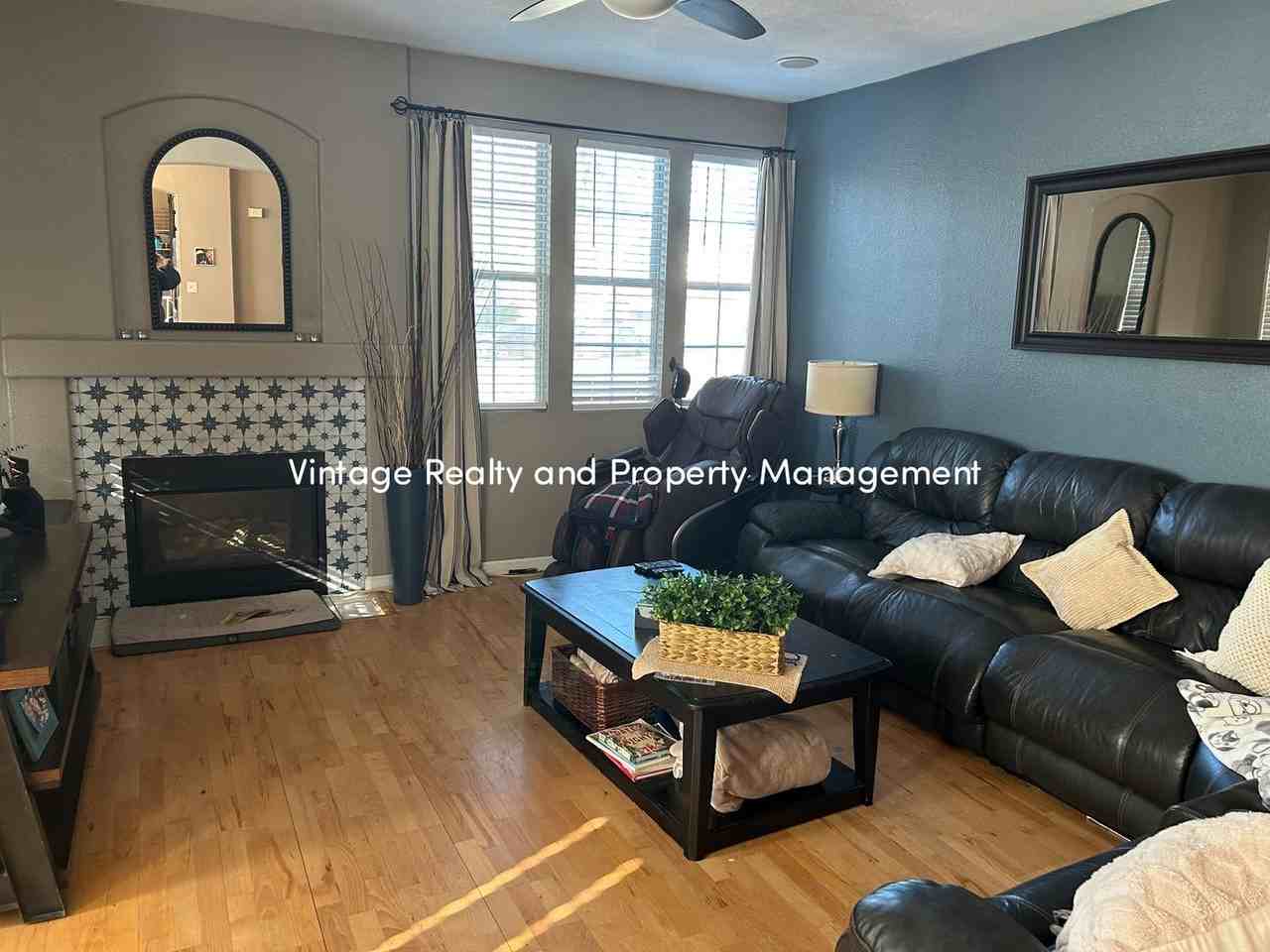 55 Drawbridge Ct - Photo 5 of 31