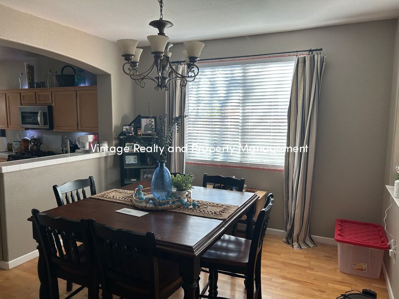 55 Drawbridge Ct - Photo 7 of 31