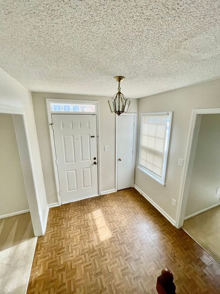 5320 Bellflower Ln - Photo 4 of 25