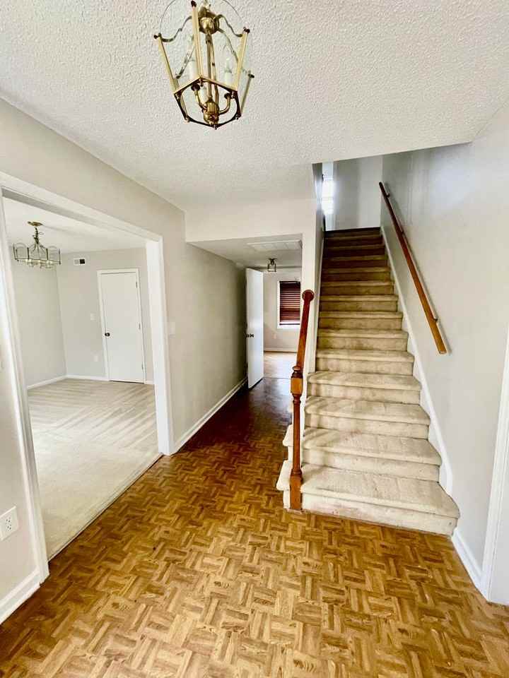 5320 Bellflower Ln - Photo 5 of 25