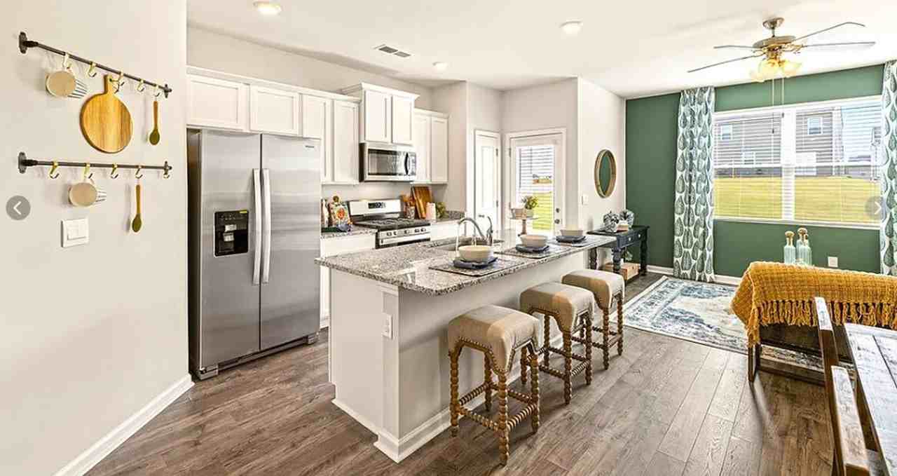 733 Grovebury Ct - Photo 6 of 25