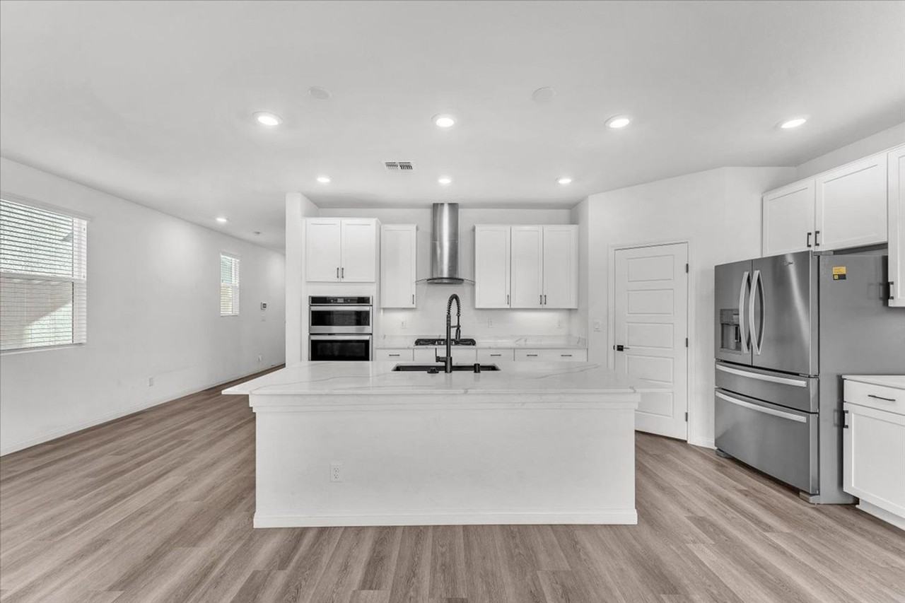 8538 Taizi Ave - Photo 3 of 41