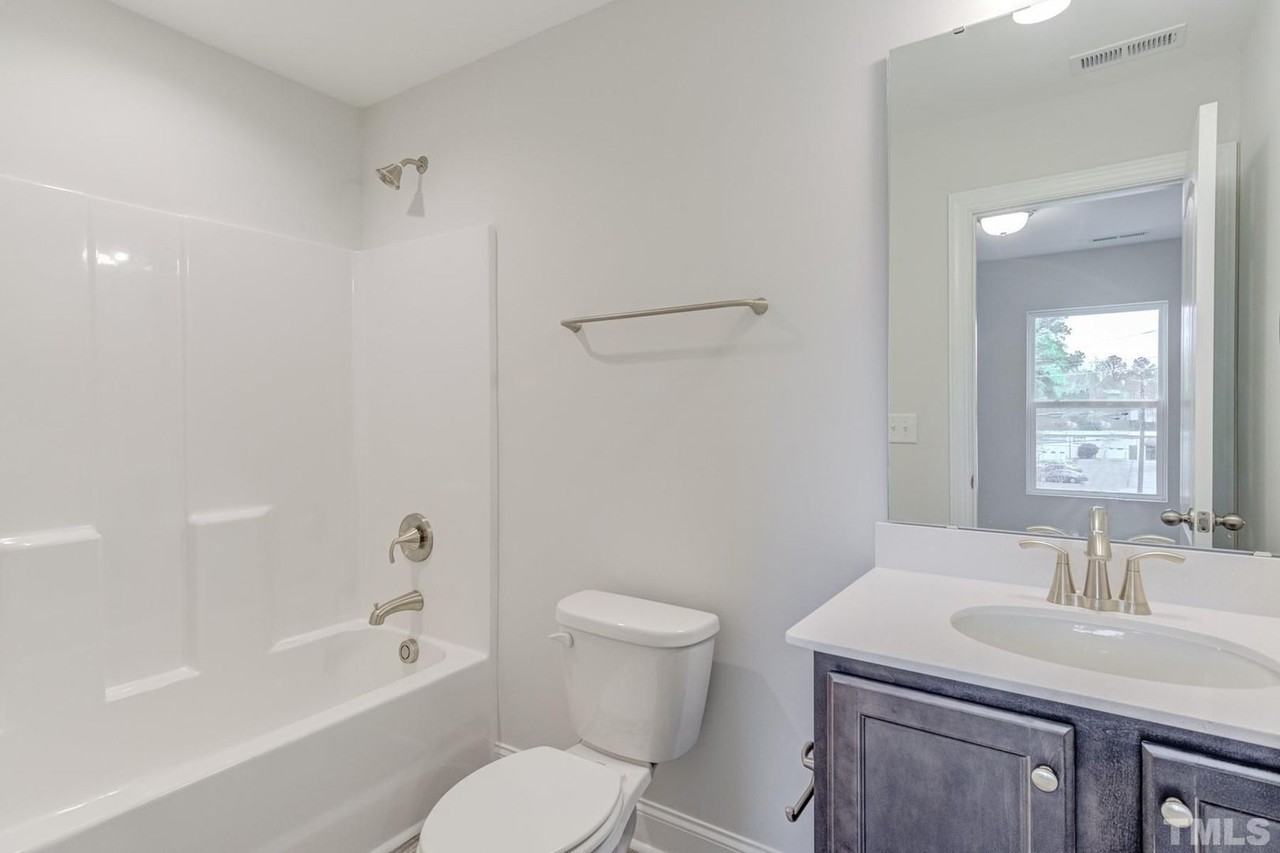 806 Rosefield Dr - Photo 5 of 17