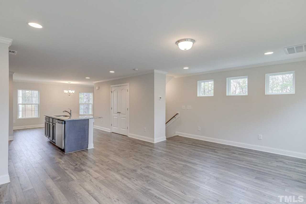 806 Rosefield Dr - Photo 7 of 17