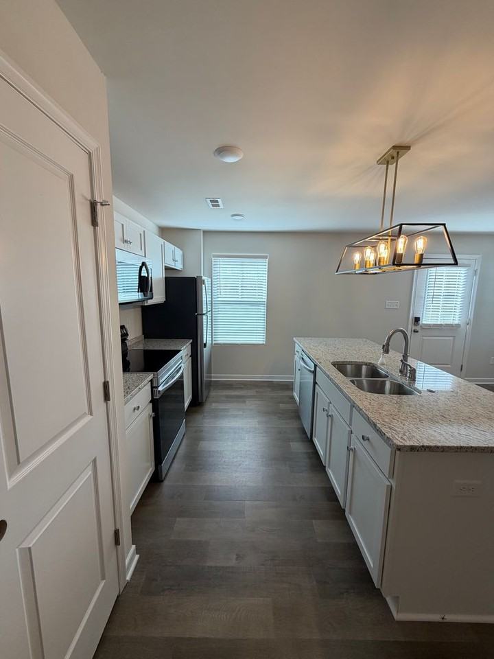 14711 Hancock Crest Way - Photo 7 of 50