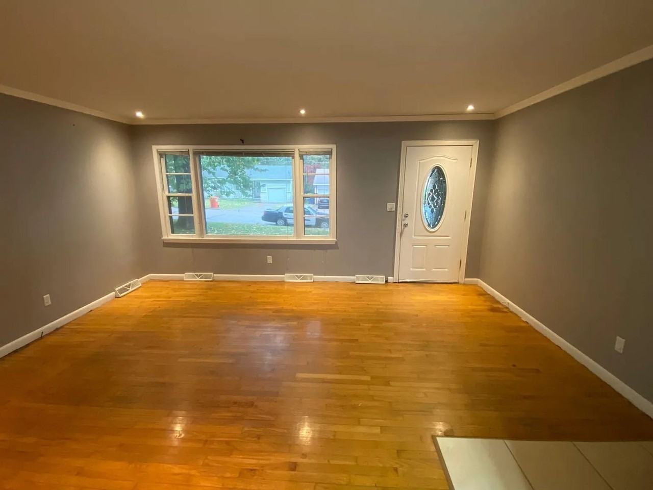 1912 S Weaver Ave - Photo 6 of 10