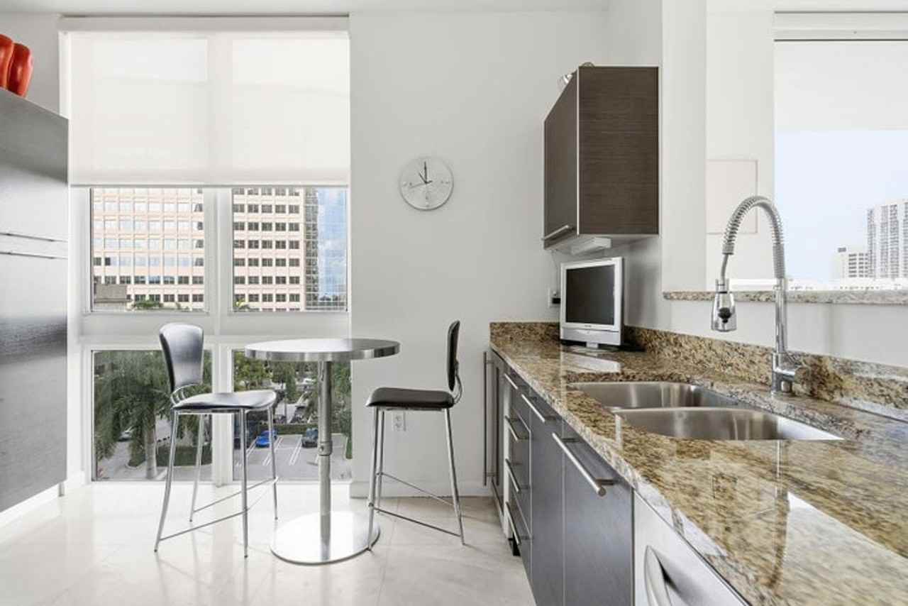 550 Okeechobee Blvd - Photo 3 of 27