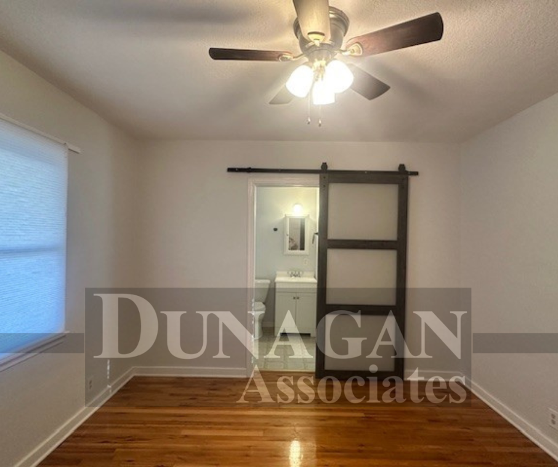 1024 N Main St - Photo 6 of 10