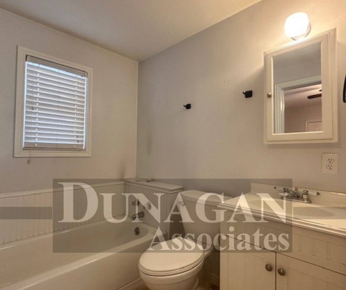 1024 N Main St - Photo 7 of 10