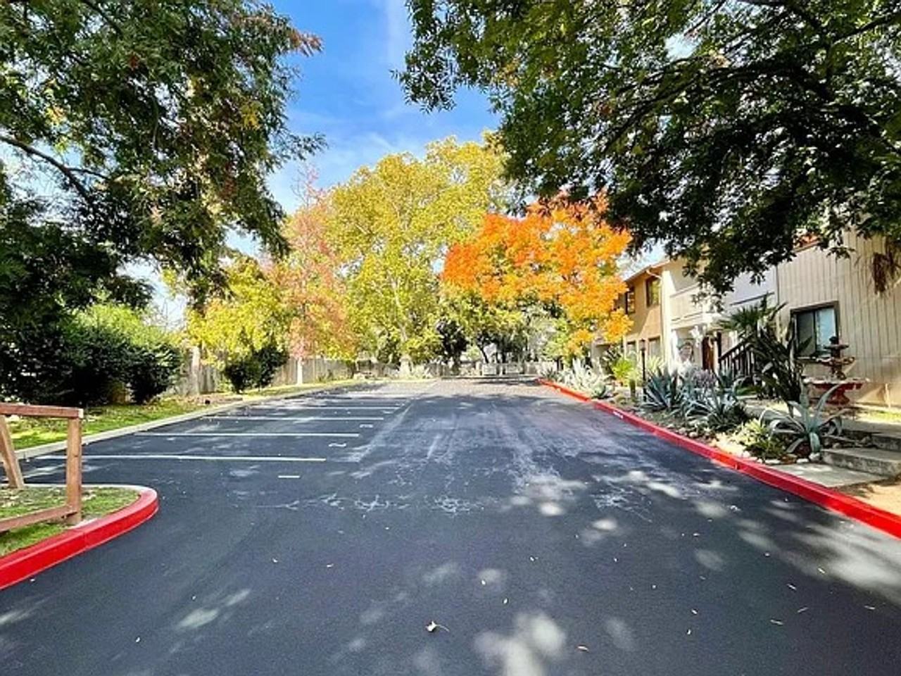 CITRUS_FLATS - Photo 4 of 50