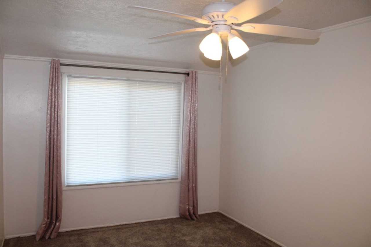 500 Civic Center St - Photo 4 of 23