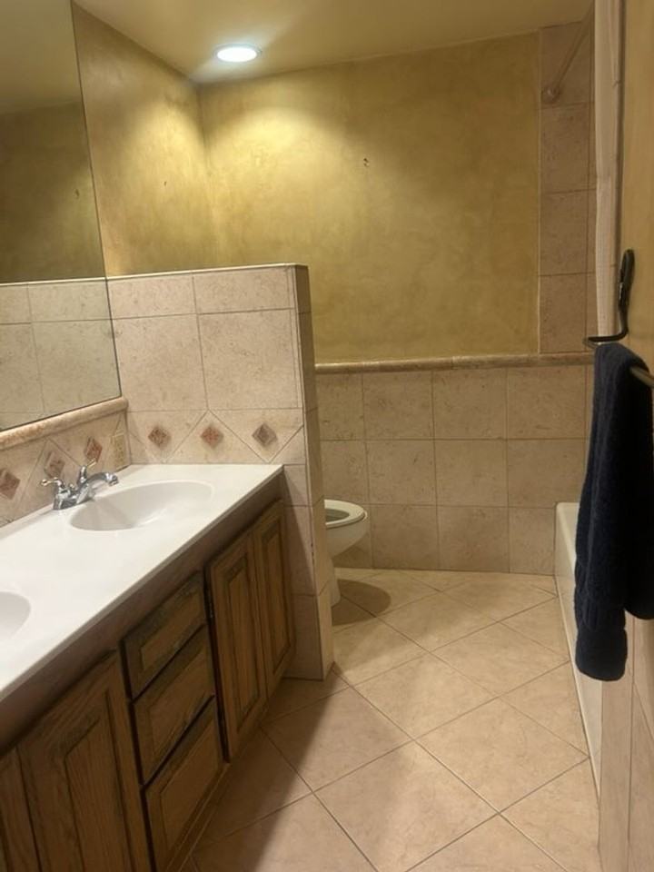 716 Cowdin Dr - Photo 7 of 15