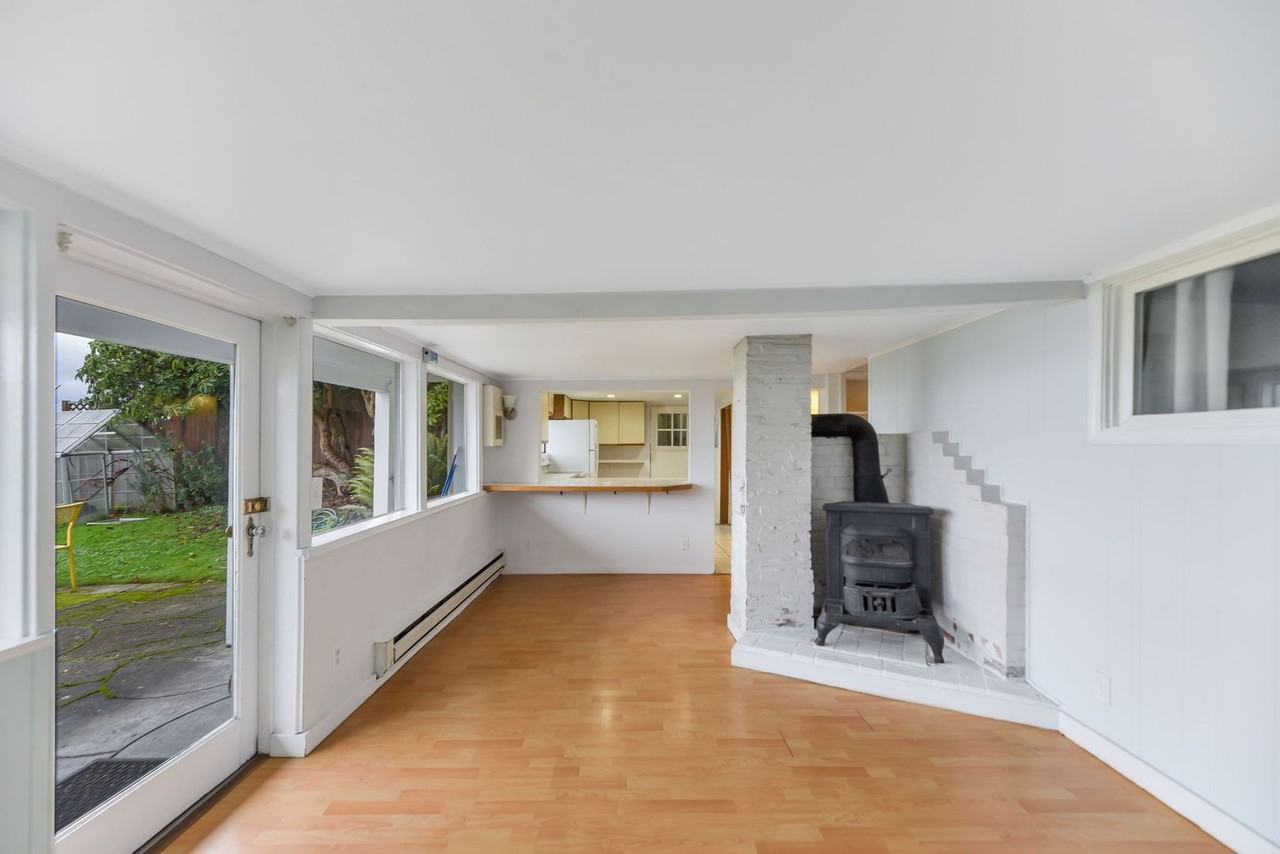 3252 Nw Esplanade ##1 - Photo 3 of 15