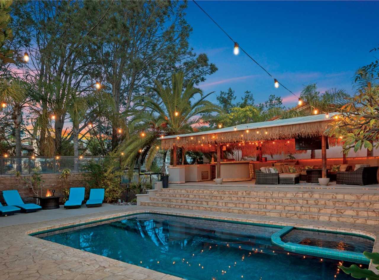 2324 Walmar Ln - Photo 2 of 31