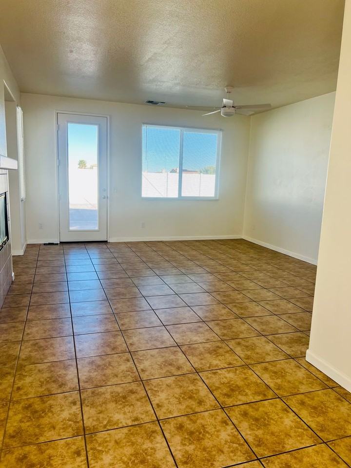 11860 Cliffrose Ct - Photo 3 of 33