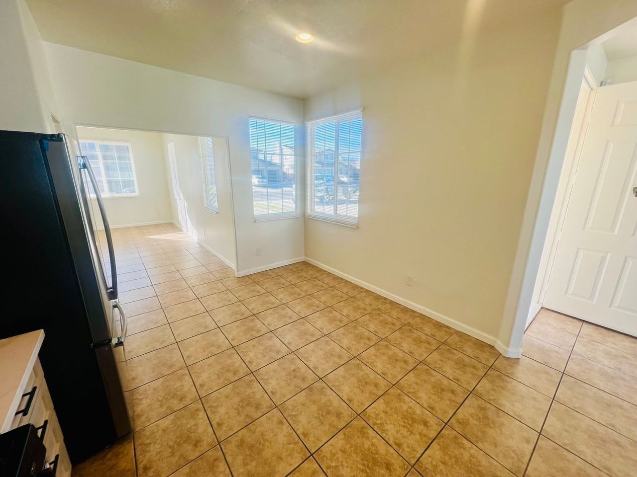 11860 Cliffrose Ct - Photo 5 of 33