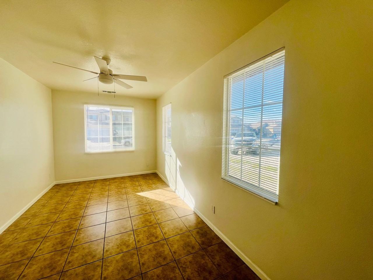 11860 Cliffrose Ct - Photo 6 of 33