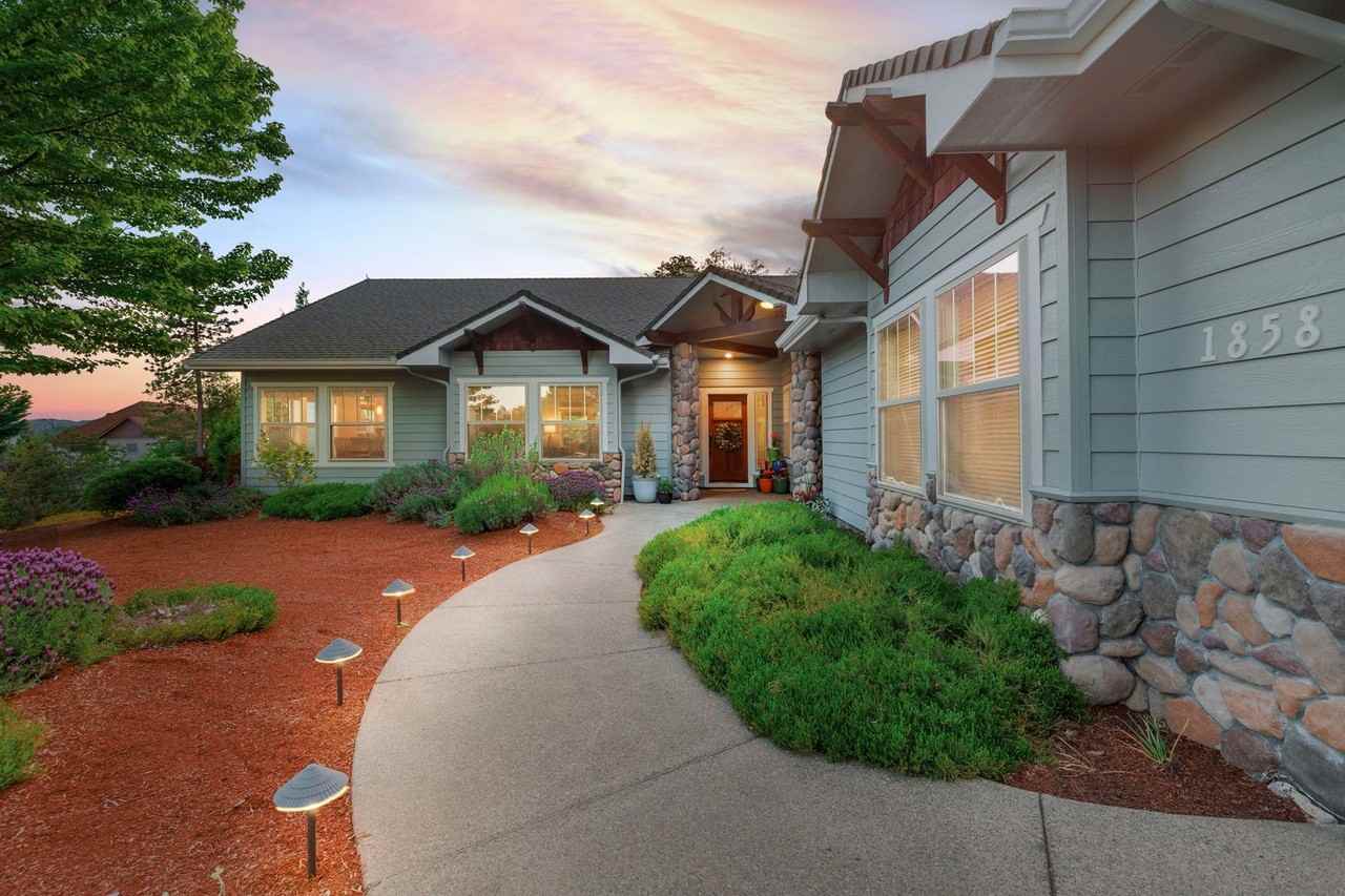 1858 Nw Sunview Pl - Photo 2 of 43