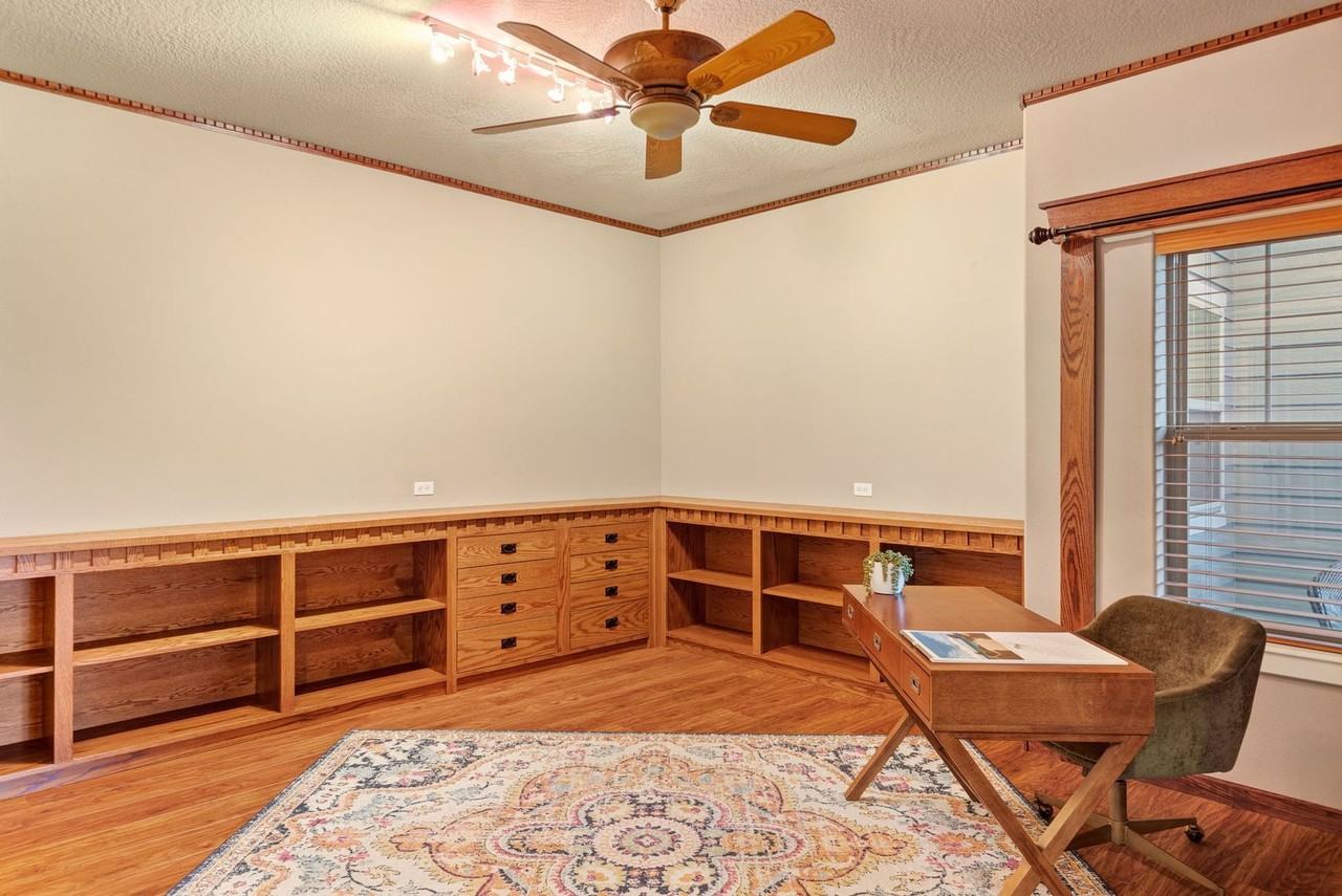 1858 Nw Sunview Pl - Photo 5 of 43