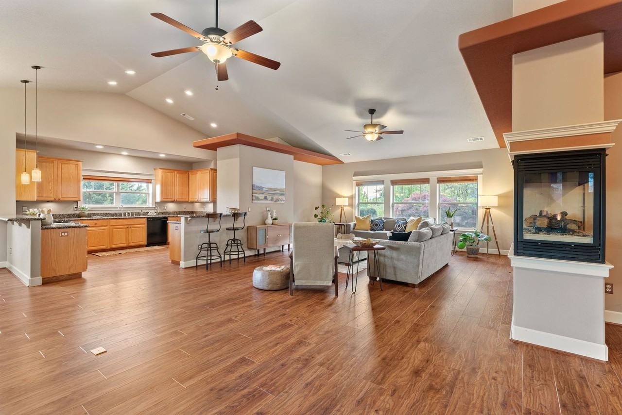 1858 Nw Sunview Pl - Photo 6 of 43