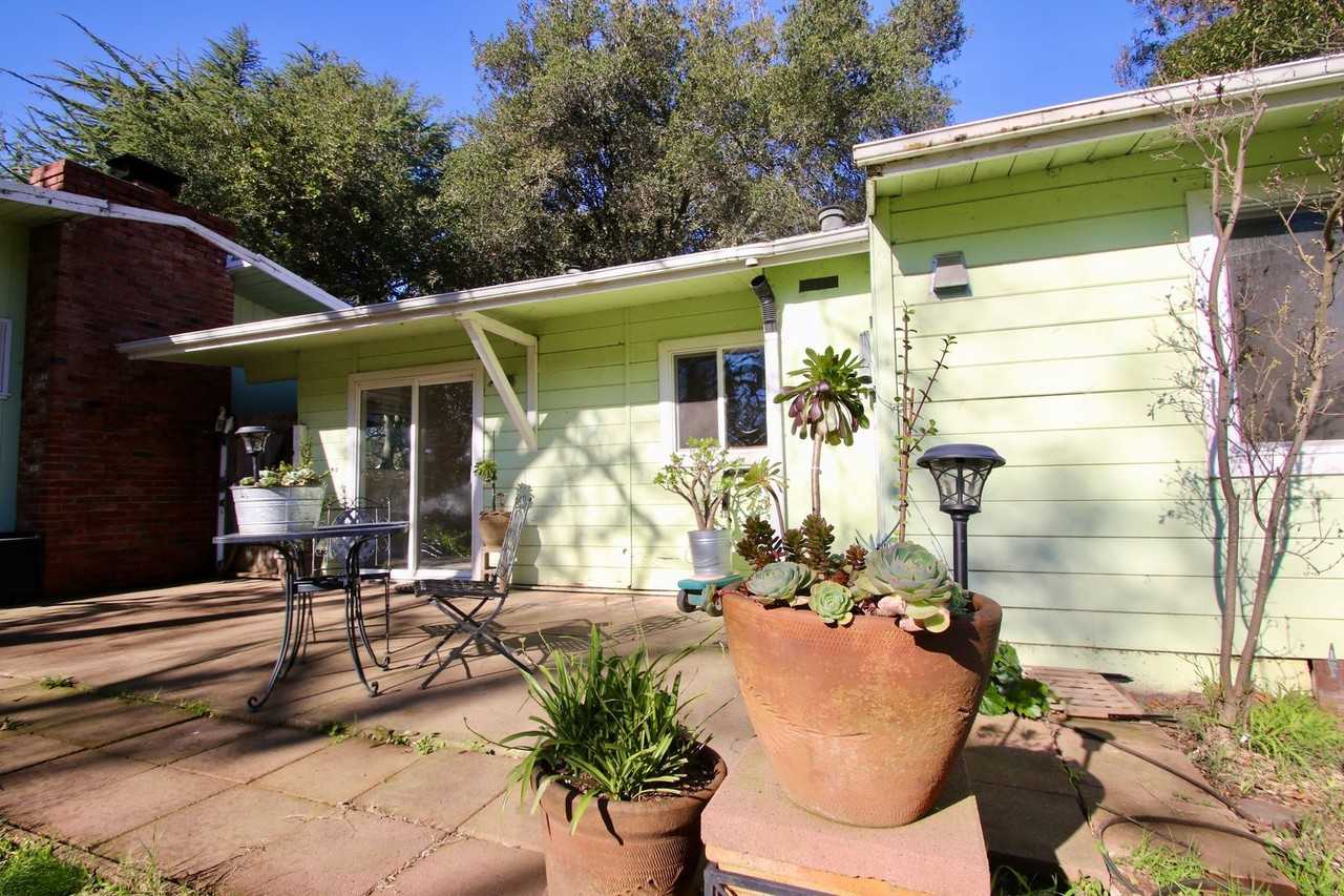 5100 Newanga Ave - Photo 7 of 19