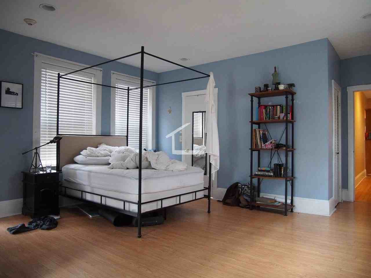 77 Brighton Ave - Photo 4 of 6