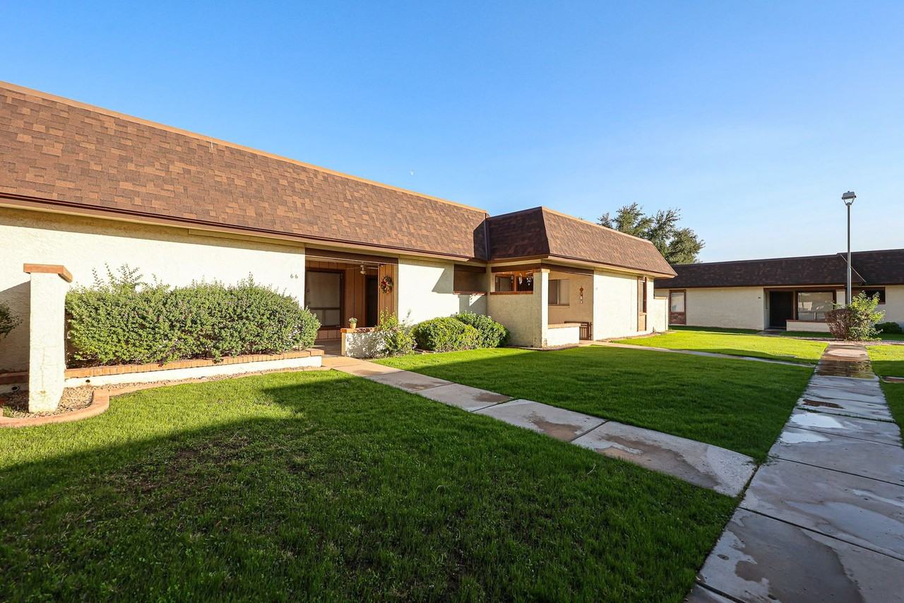 8131 N 107th Ave - Photo 2 of 26