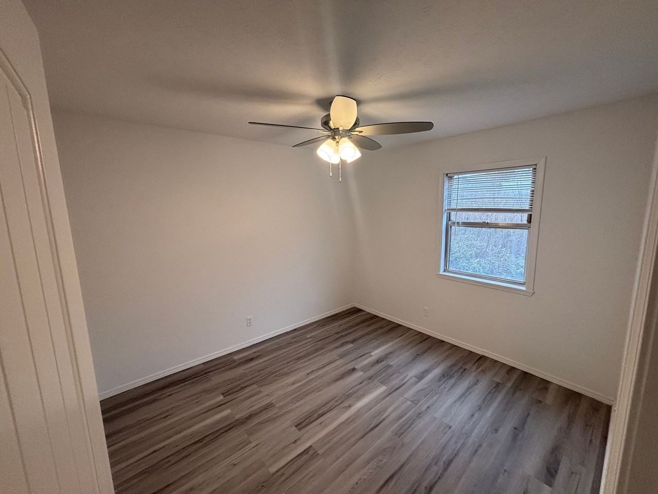 1292-MF4-E - Photo 5 of 5