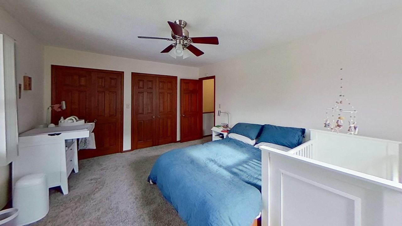 216 N Riverside Dr - Photo 5 of 13