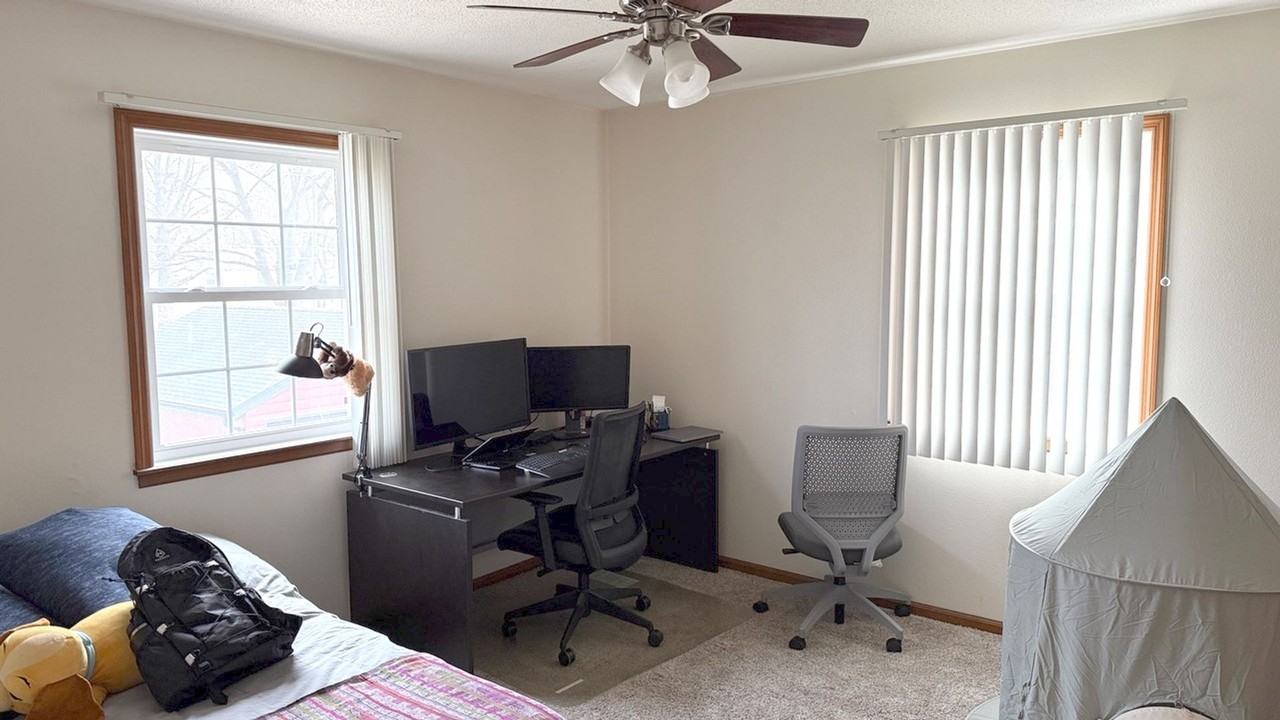 216 N Riverside Dr - Photo 7 of 13