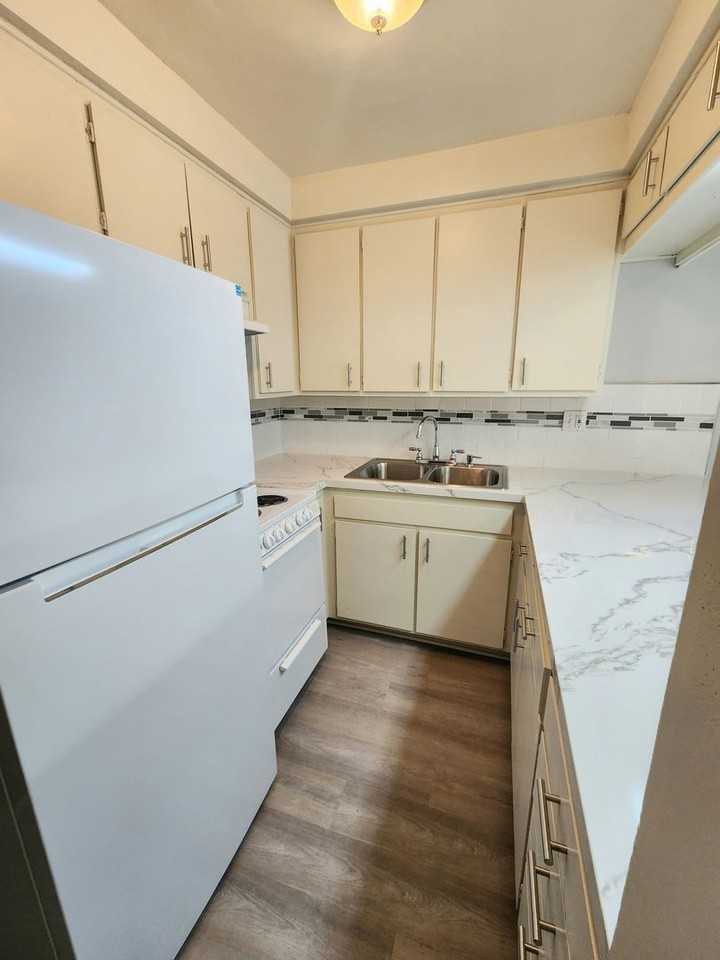 10405 Irene St #210 - Photo 4 of 11