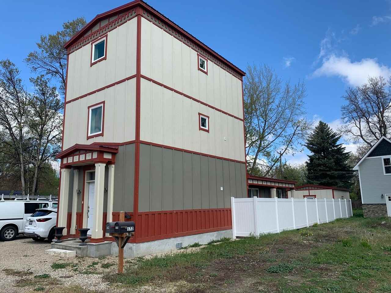 154 E Idaho St - Photo 3 of 26