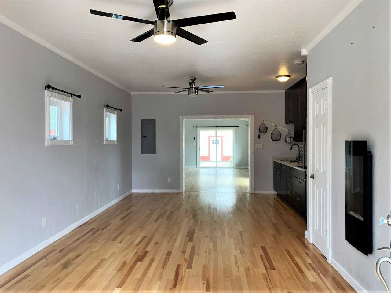 154 E Idaho St - Photo 5 of 26