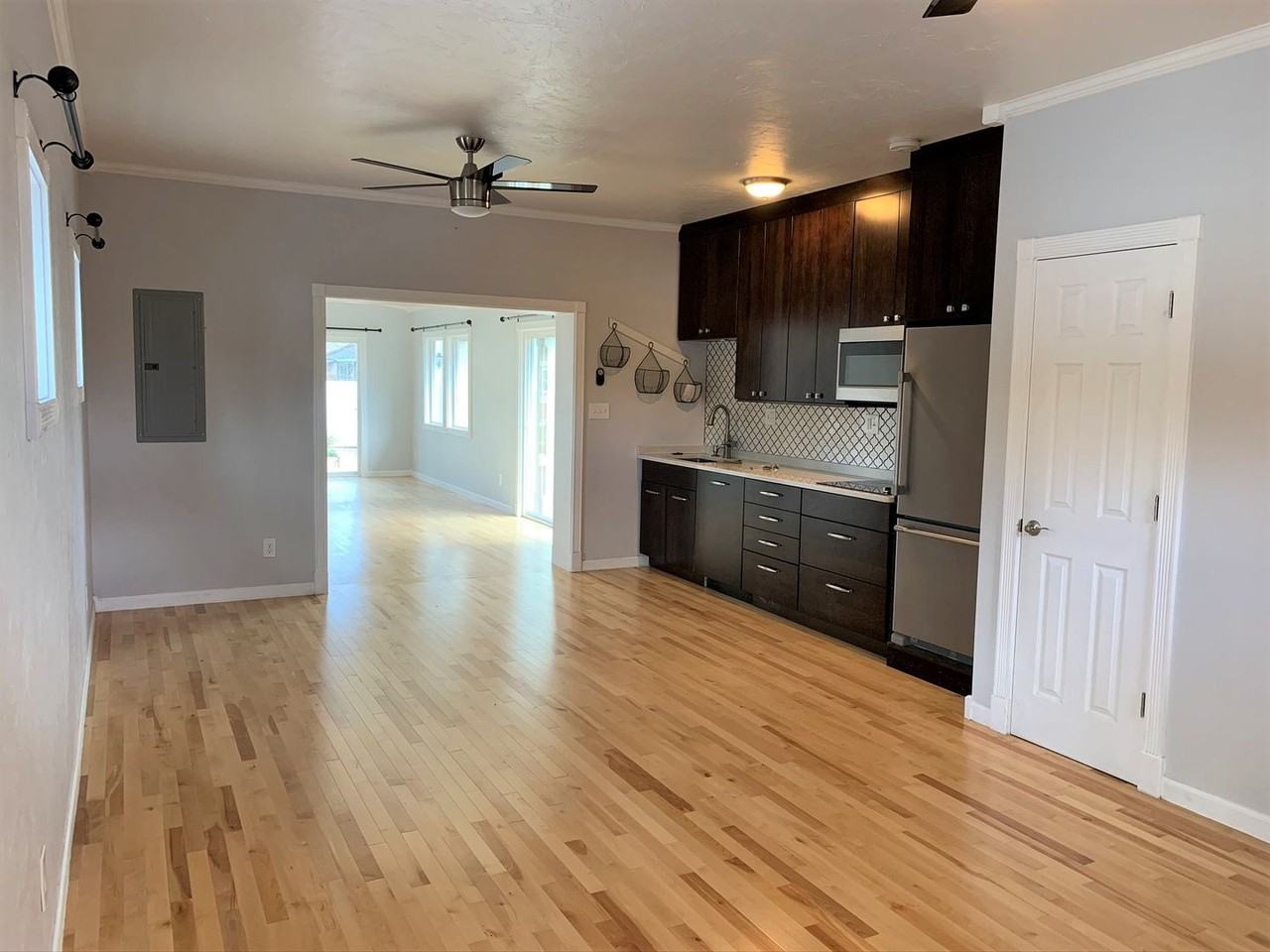 154 E Idaho St - Photo 6 of 26