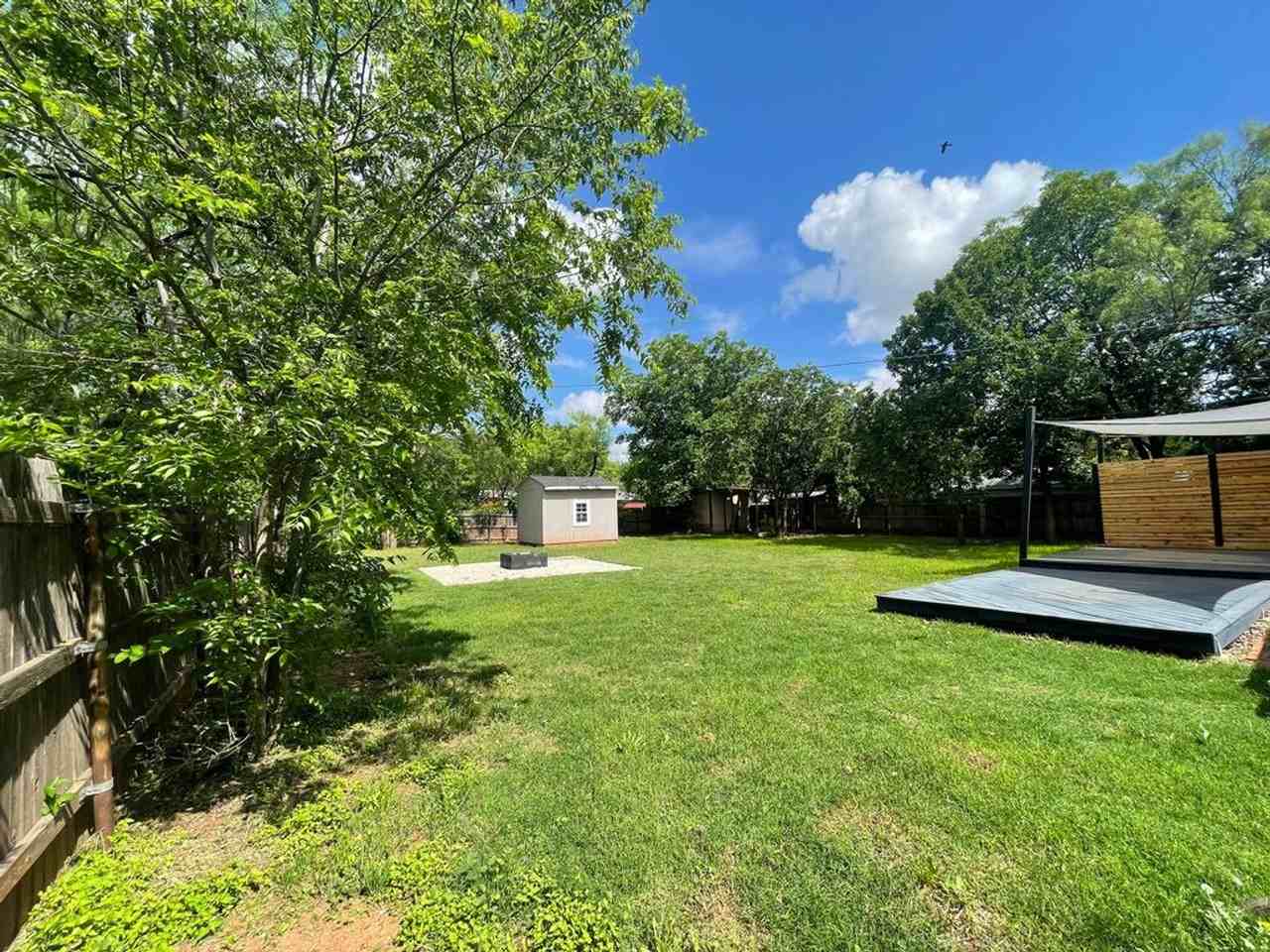 849 Ballinger St - Photo 2 of 17