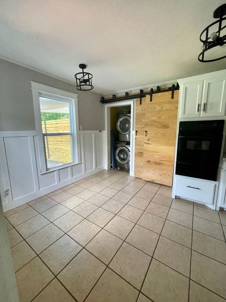 849 Ballinger St - Photo 4 of 17