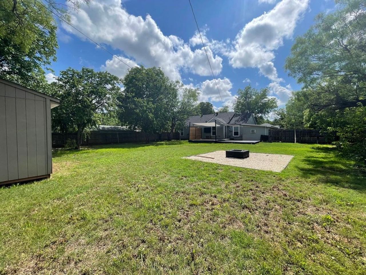 849 Ballinger St - Photo 6 of 17