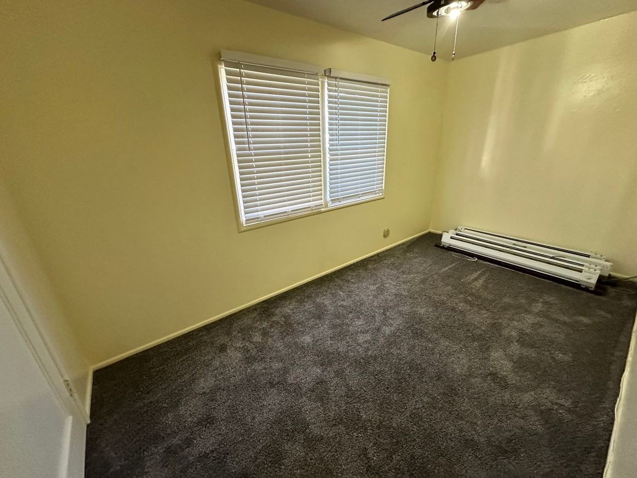 432 Everett St - Photo 6 of 9