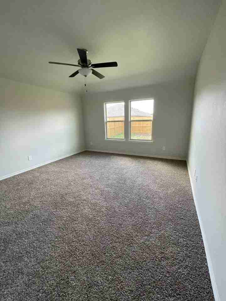 1274 Breebry Dr - Photo 3 of 5