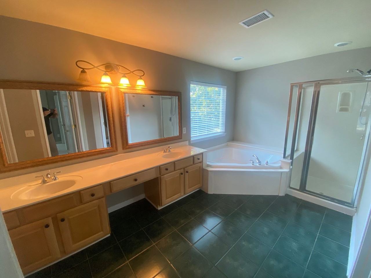 13518 Northbourne Rd - Photo 5 of 11