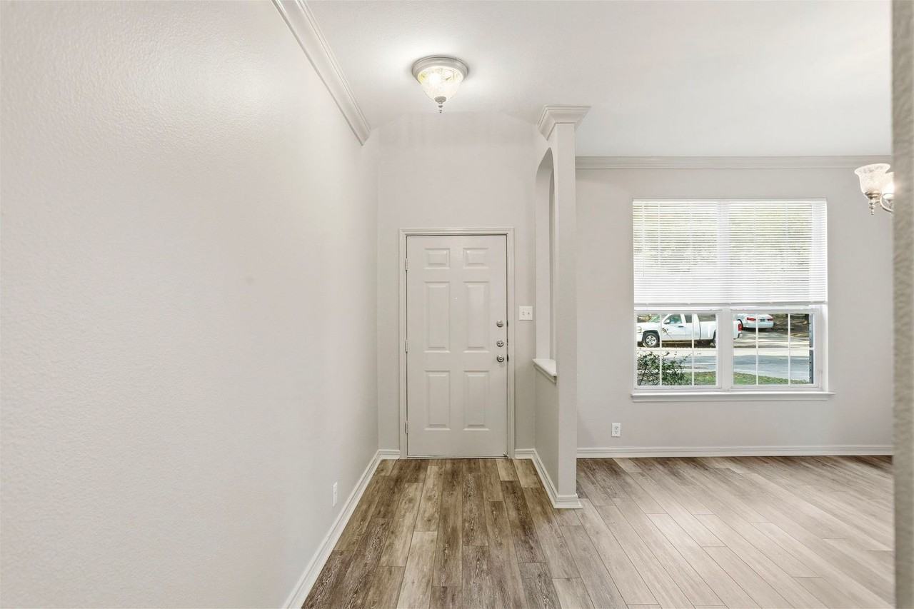 8714 Tioga Pass - Photo 4 of 33