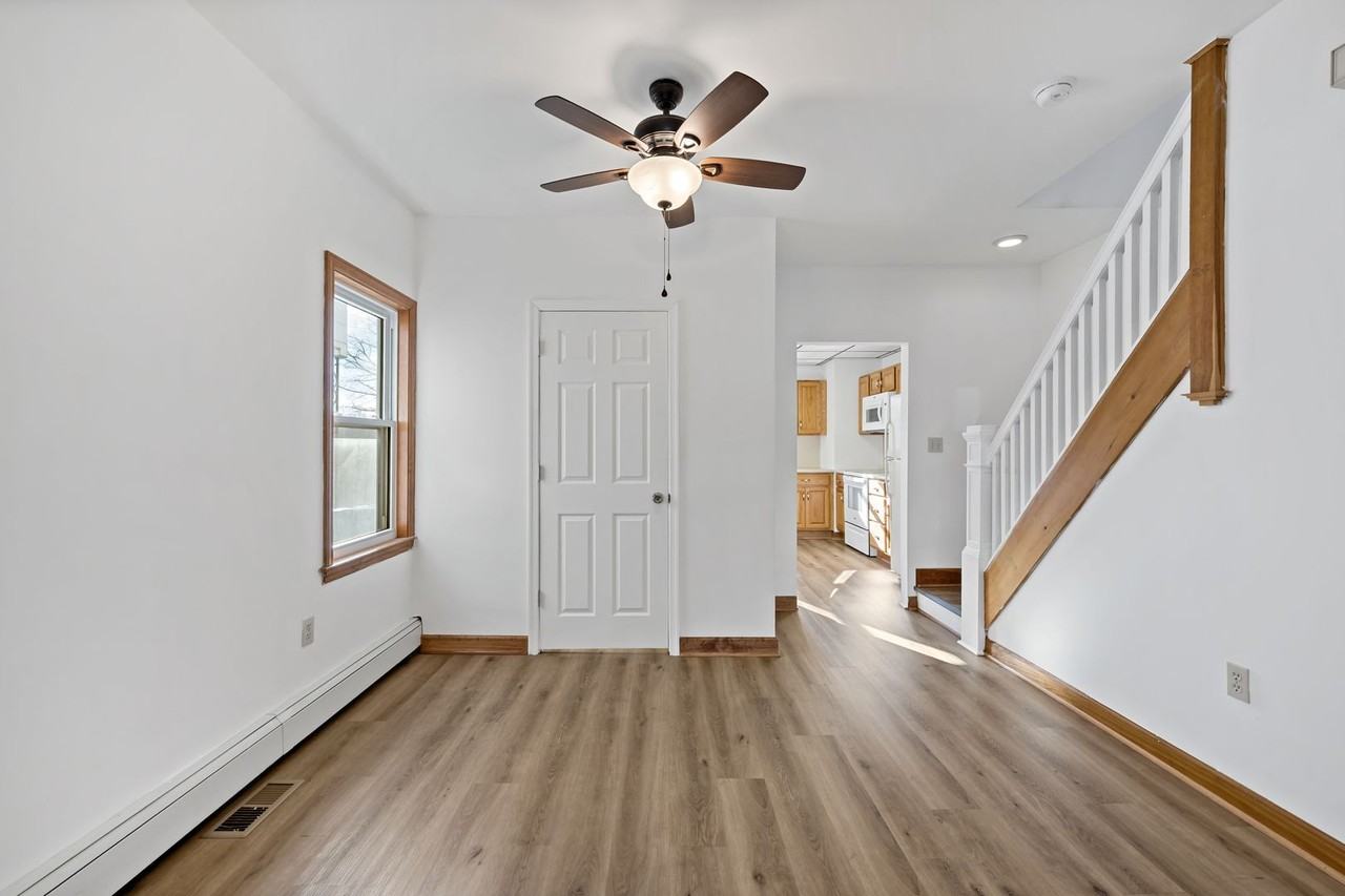 1394 Newport Ave - Photo 5 of 22