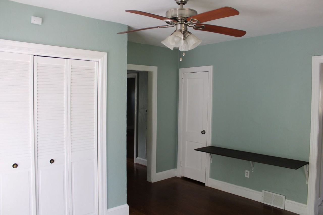 2213 Wildwood Rd - Photo 5 of 20