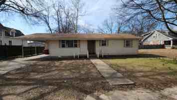 featured image of 605 N Front St