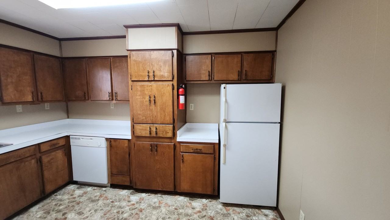 605 N Front St - Photo 6 of 29