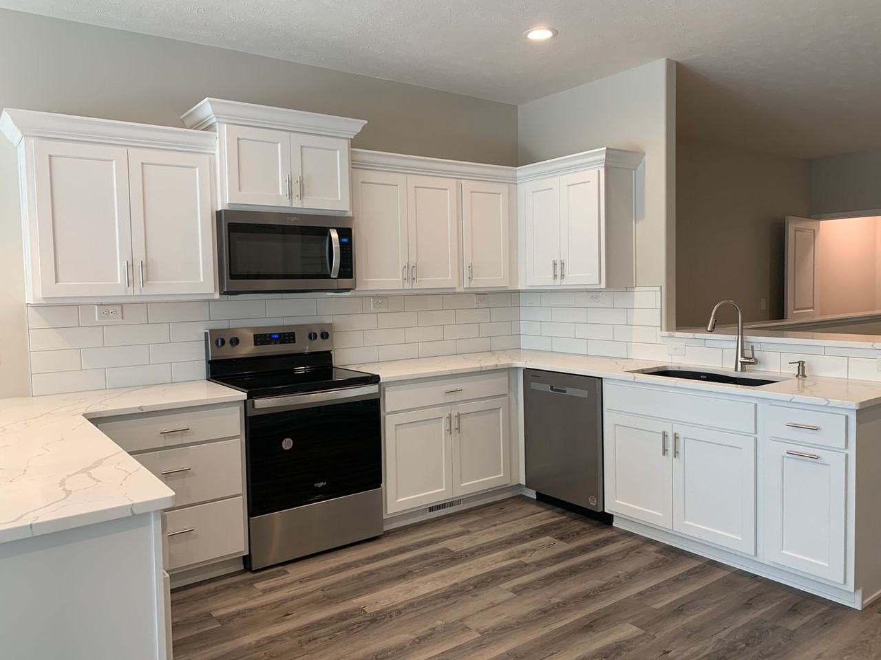 232 Deep Water Dr - Photo 2 of 23