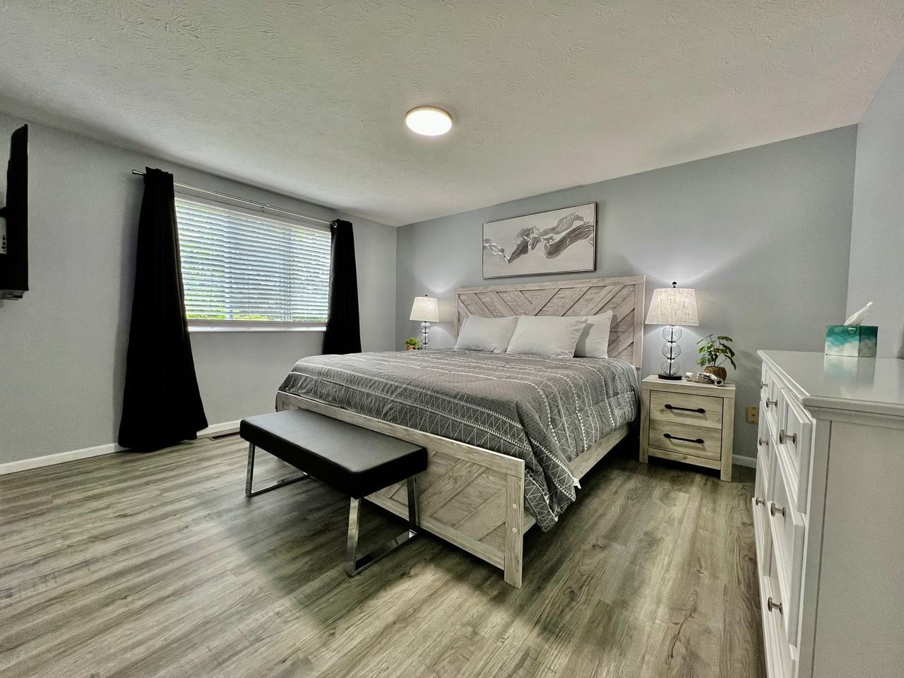 6631 Pin Oak Ct - Photo 2 of 44