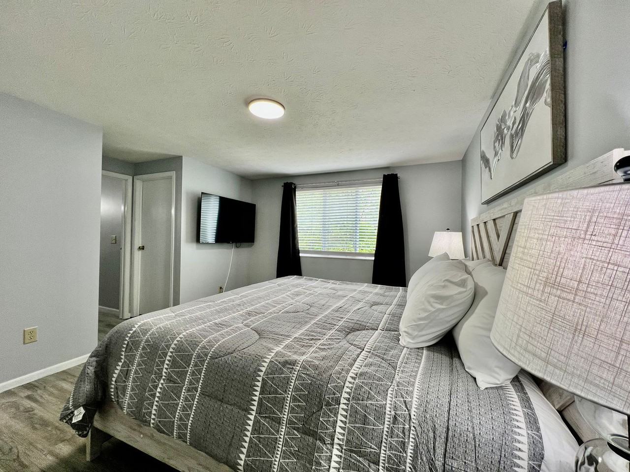 6631 Pin Oak Ct - Photo 4 of 44