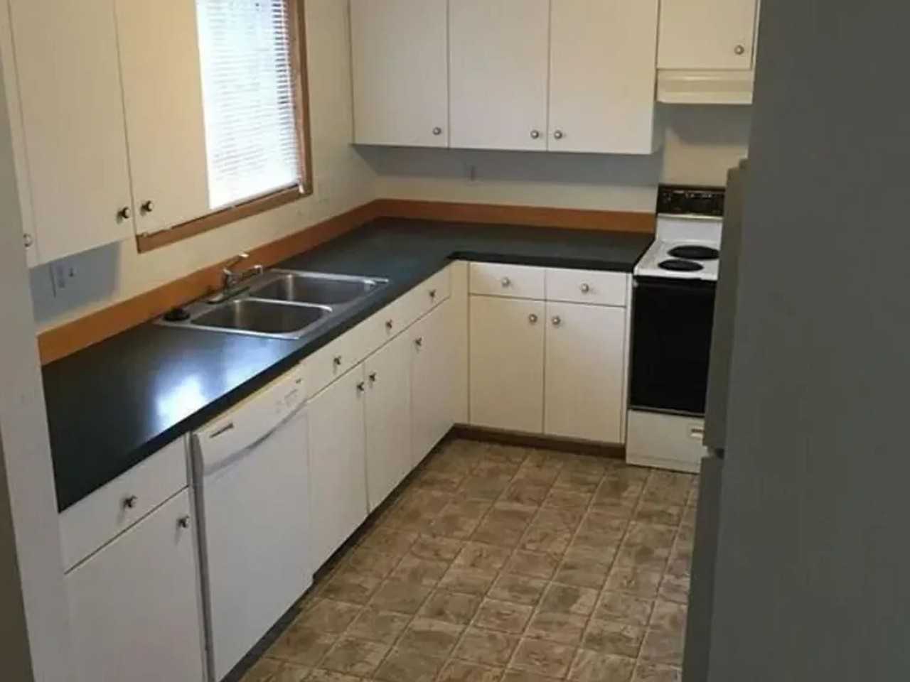 652 Nw Walnut Blvd - Photo 2 of 12